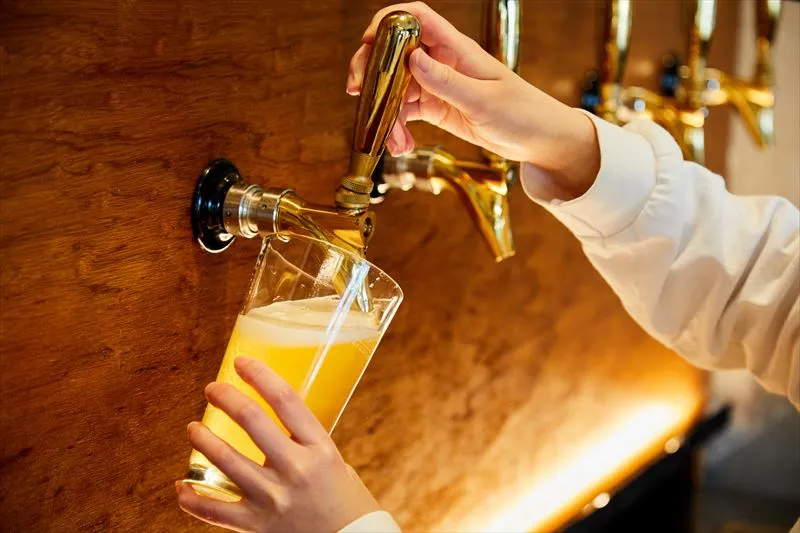 ビールが美味しくなる注ぎ方は?